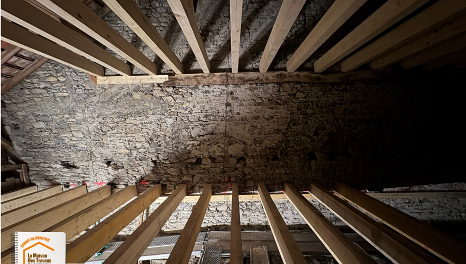 plancher bois rénovation, artisan structure Combloux, projet réhabilitation Haute-Savoie, aménagement appartement montagne, maison ancienne modernisation