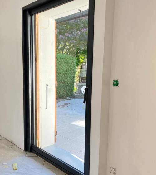 Installation d'une baie vitrée à galandage à Chambéry