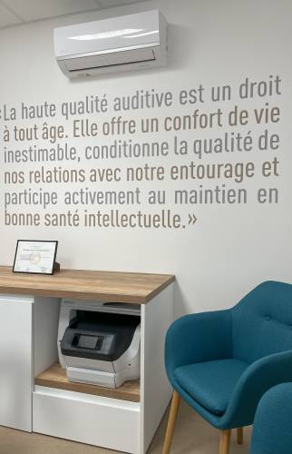 Réalisation d’une peinture murale blanche afin de permettre la mise en valeur des différents pictogrammes