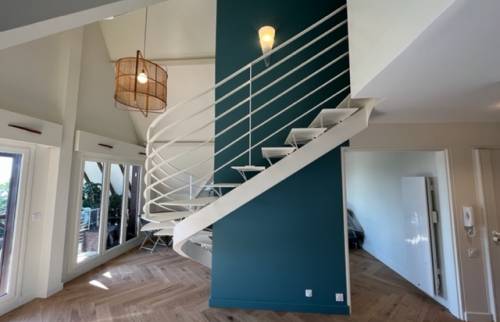 Escalier au centre du duplex