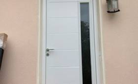 porte entrée en aluminium blanc Nîmes