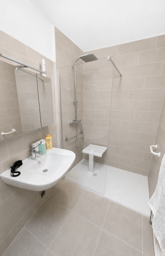 Rénovation d'une salle de bain à Saint-Étienne avec Ma PrimeAdapt' (42100)