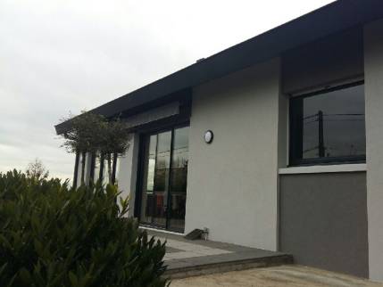 Saint Didier au Mont d'Or : Rénovation de la façade d'une villa contemporaine