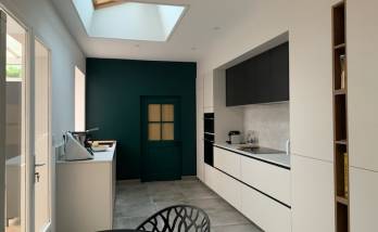 Rénovation maison ancienne avec ouverture puits de lumière et nouvelle cuisine à Dinéault (29150)