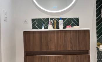 Meuble vasque dans une salle de bain rénovée - Nantes 44