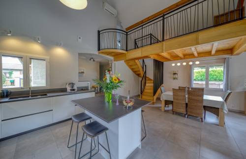 le nouvel îlot central, et le superbe garde-corps en arrière plan