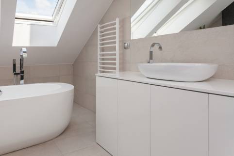 Aménager une salle de bain sous combles Oullins