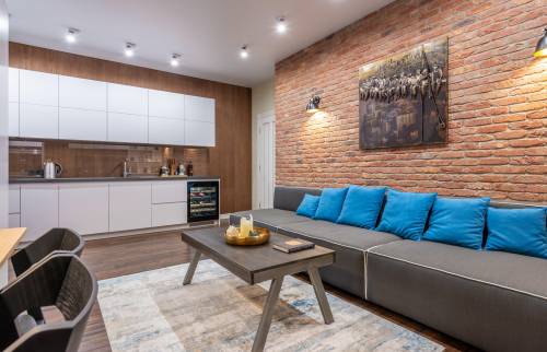 Pose d'un mur en briques