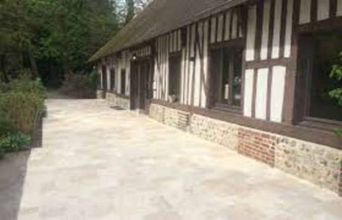 Réalisation d'une terrasse dans le Pays d'Auge