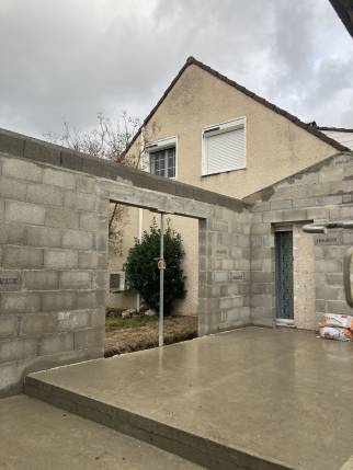 Marcy l'Etoile (69280) : travaux de maçonnerie avec le coulage de la dalle en béton armé