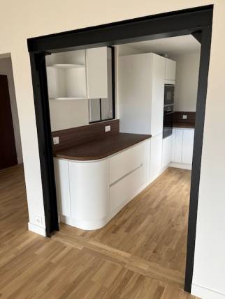 Nouvelle entrée de cuisine après ouverture de mur de séparation - Nantes 44