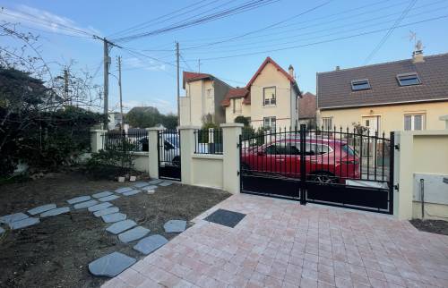 Rénovation de clôture et de revêtement de sol extérieur à Massy