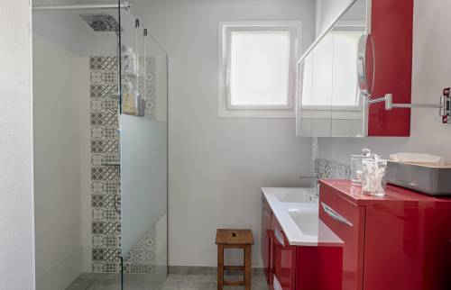 Création salle d'eau avec douche receveur extra place meuble double vasque isolation local - Vauréal - 95490 -