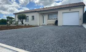 Allée carrossable en dalles alvéolaires et gravier – Bressols (82)