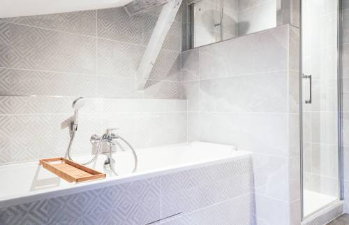 Salle de bains et douche terminée