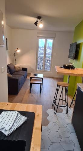 L'espace salon-chambre