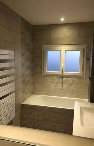 Après : mise en place d'une nouvelle baignoire