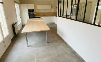 Pose d'une verrière de cuisine