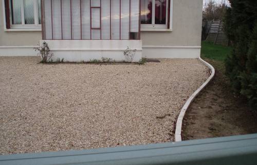 La cour et les bordures après travaux