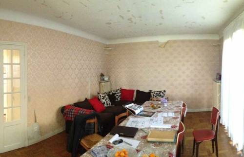 Ancien salon transformé en cuisine