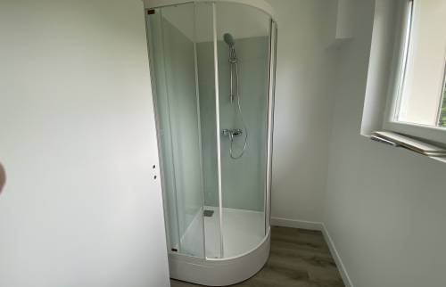  APRES Pose de la cabine de douche 90x90