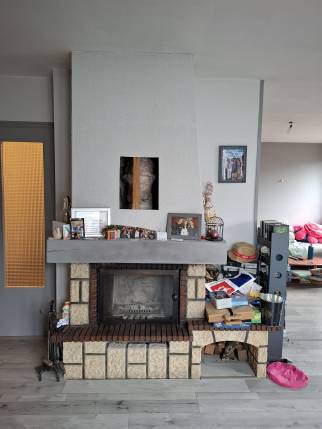 Ancienne cheminée avant travaux de rénovation énergétique dans une maison - Lagnieu 01150