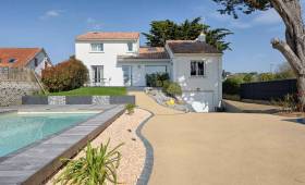 Aménagement de jardin avec terrasse à Bouc-Bel-Air (13)