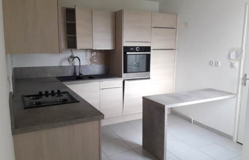 Cuisine ouverte en cours de finition