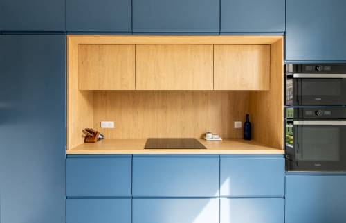 Des rangements optimisés pour un espace de cuisine fonctionnel – Mareil-Marly.