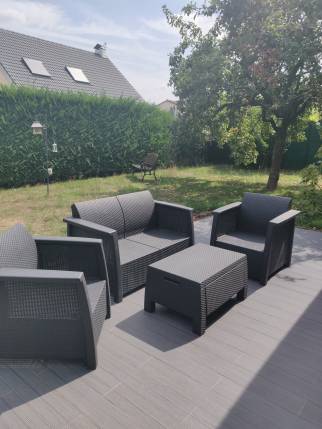 Terrasse maçonnée avec carrelage