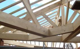 Toiture en charpente traditionnelle