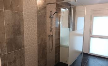 Rénovation Terminée de Salle de Bain : Transformation Complète et Esthétique Moderne