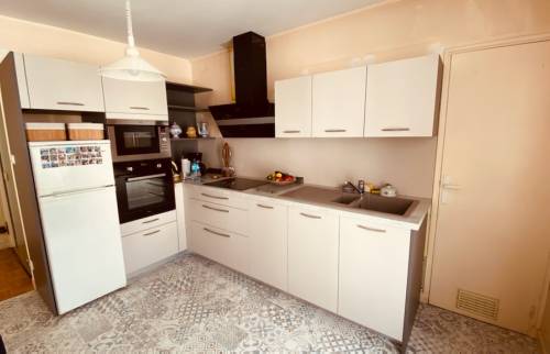  Cuisine rénovée + sol 