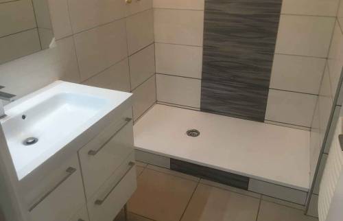 aménagement salle de bain avec douche à l'italienne Annecy (74) 