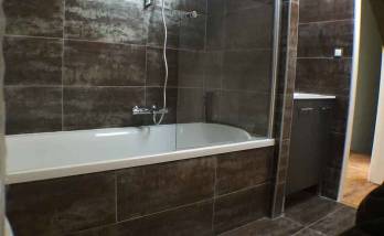 Salle de bain installée dans les combles