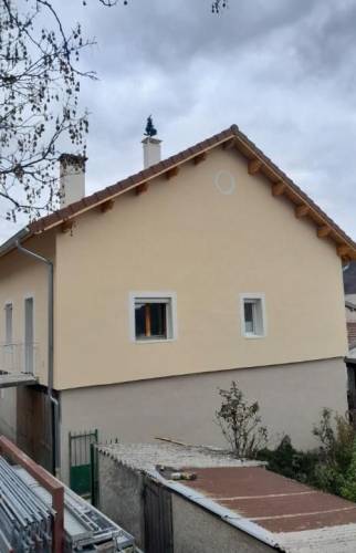 Maison fini, isolation et crépis