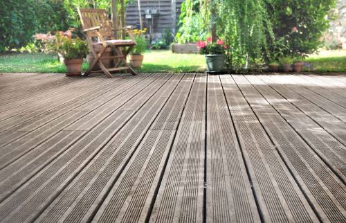 Aménager une terrasse en bois à Paris étoile