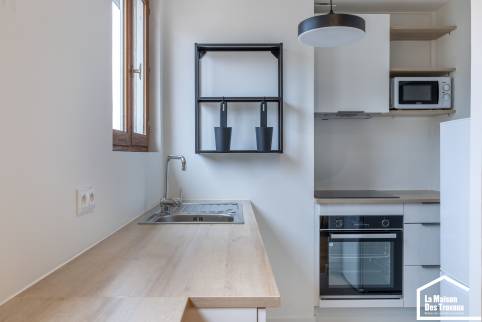 Rénovation complète d'un appartement du Vieux Lyon pour une colocation étudiante en meublé, camaieu de bleus