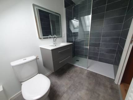 Rénovation de salle de bain terminée