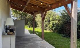 espace exterieur preau bois amenagement jardin
