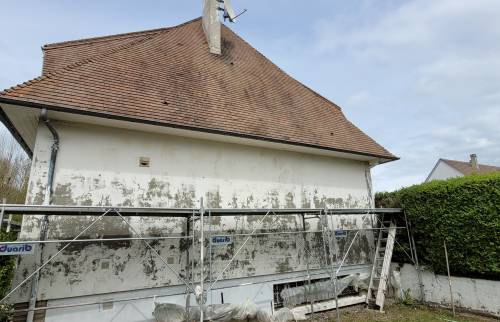 Décapage mur faïencé