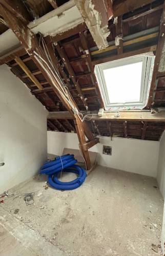 Transformer ses combles en étage à vivre : une rénovation complète à Saint-André-les-Vergers avant