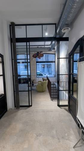 Porte coulissante en verrière, aménagement coin VIP Paris 