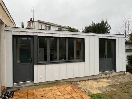 Extension de maison habillée d'un bardage en zinc - Nantes 44000