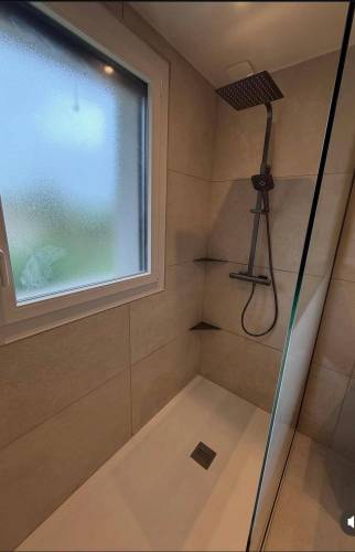 Rénovation d’une salle de bains avec WC à Fraisse (42490)