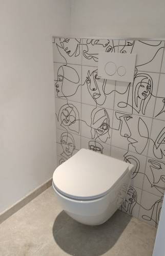 création WC suspendu dans un ancien débarras sur Gémenos (13420)