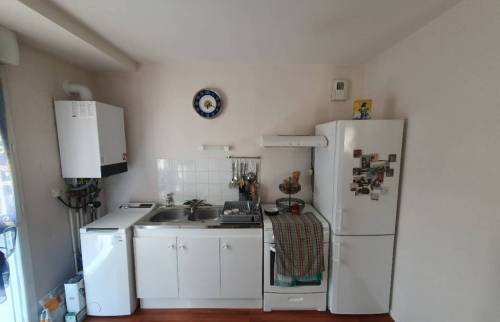 Cuisine avant rénovation à La Guerche-de-Bretagne