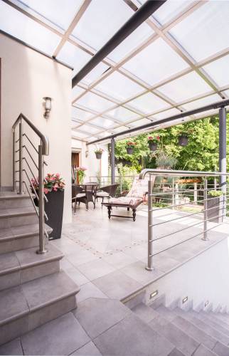 Escalier extérieur avec garde-corps - terrasse sur pilotis - Aubagne - 13400 - 