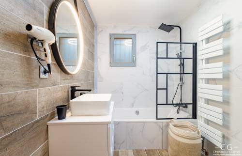 Rénovation moderne d’une salle de bain à Saint-Nazaire 2