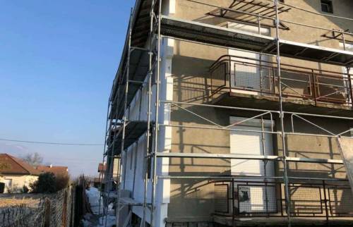 Façade en cours de réalisation